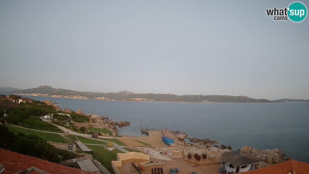 U živo Phi Beach – Forte Cappellini web kamera Porto Cervo – Arzachena – Sardinija
