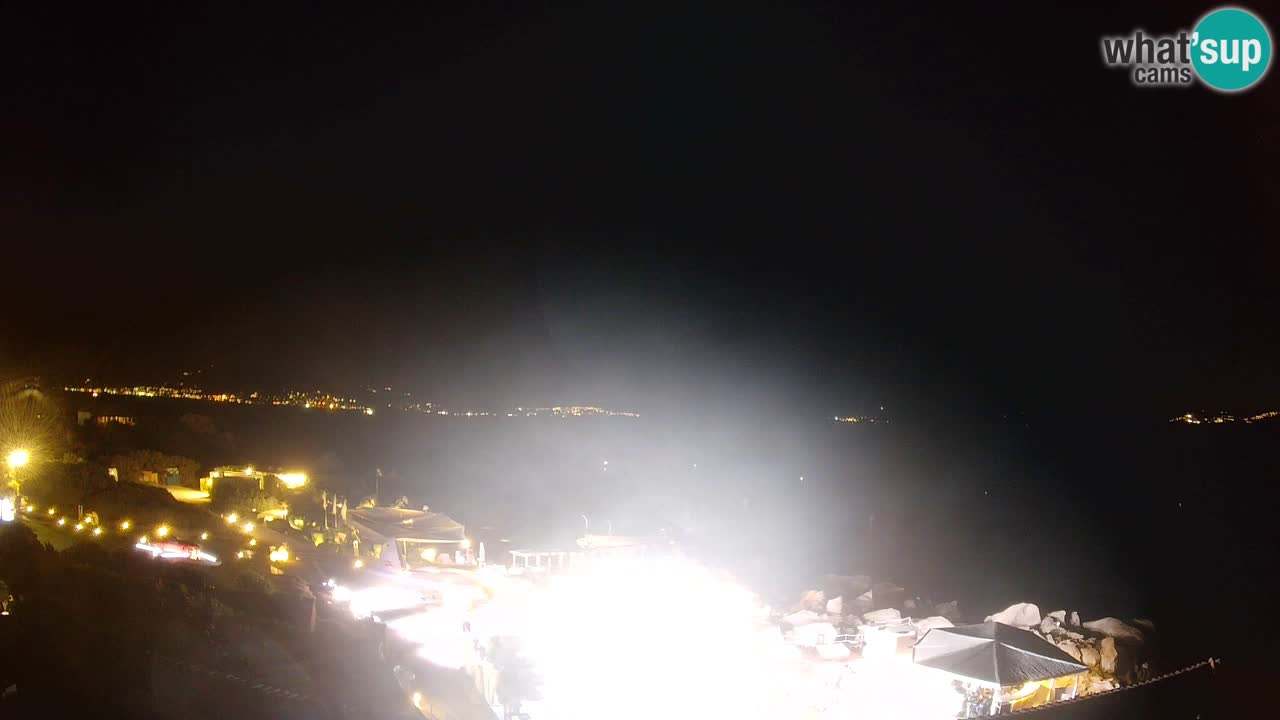 U živo Phi Beach – Forte Cappellini web kamera Porto Cervo – Arzachena – Sardinija