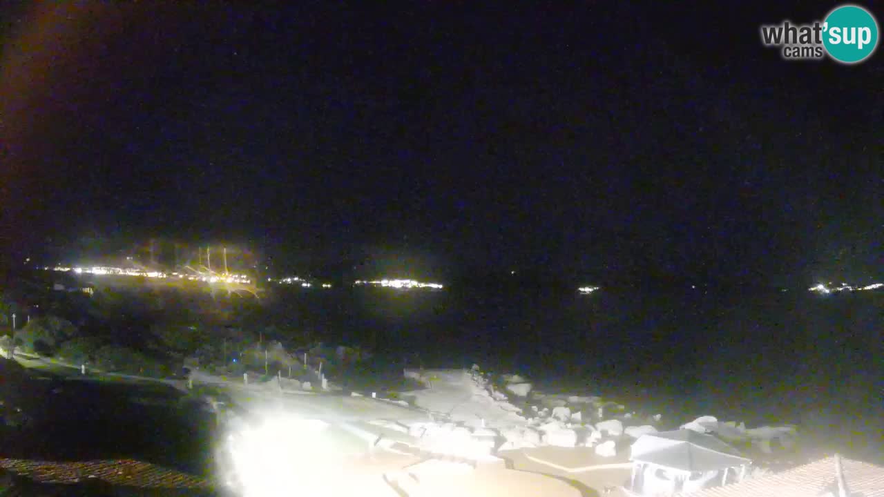 U živo Phi Beach – Forte Cappellini web kamera Porto Cervo – Arzachena – Sardinija