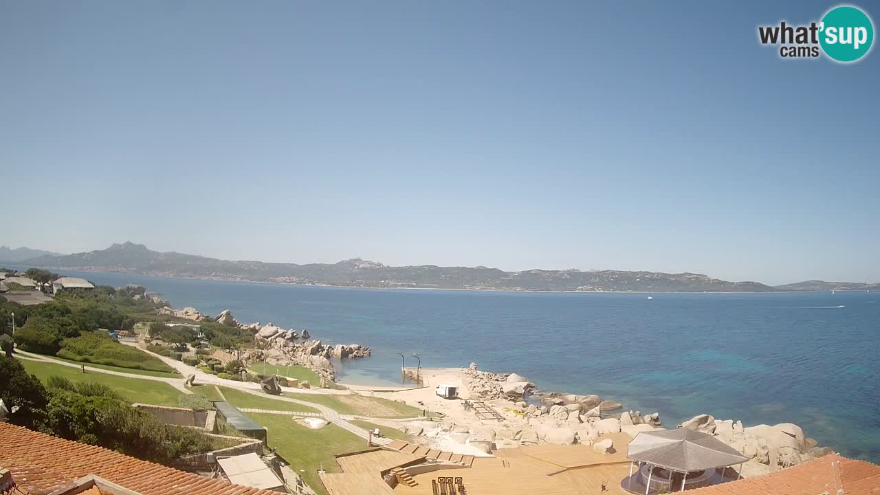 V živo Phi Beach – Forte Cappellini spletna kamera Porto Cervo – Arzachena – Sardinija