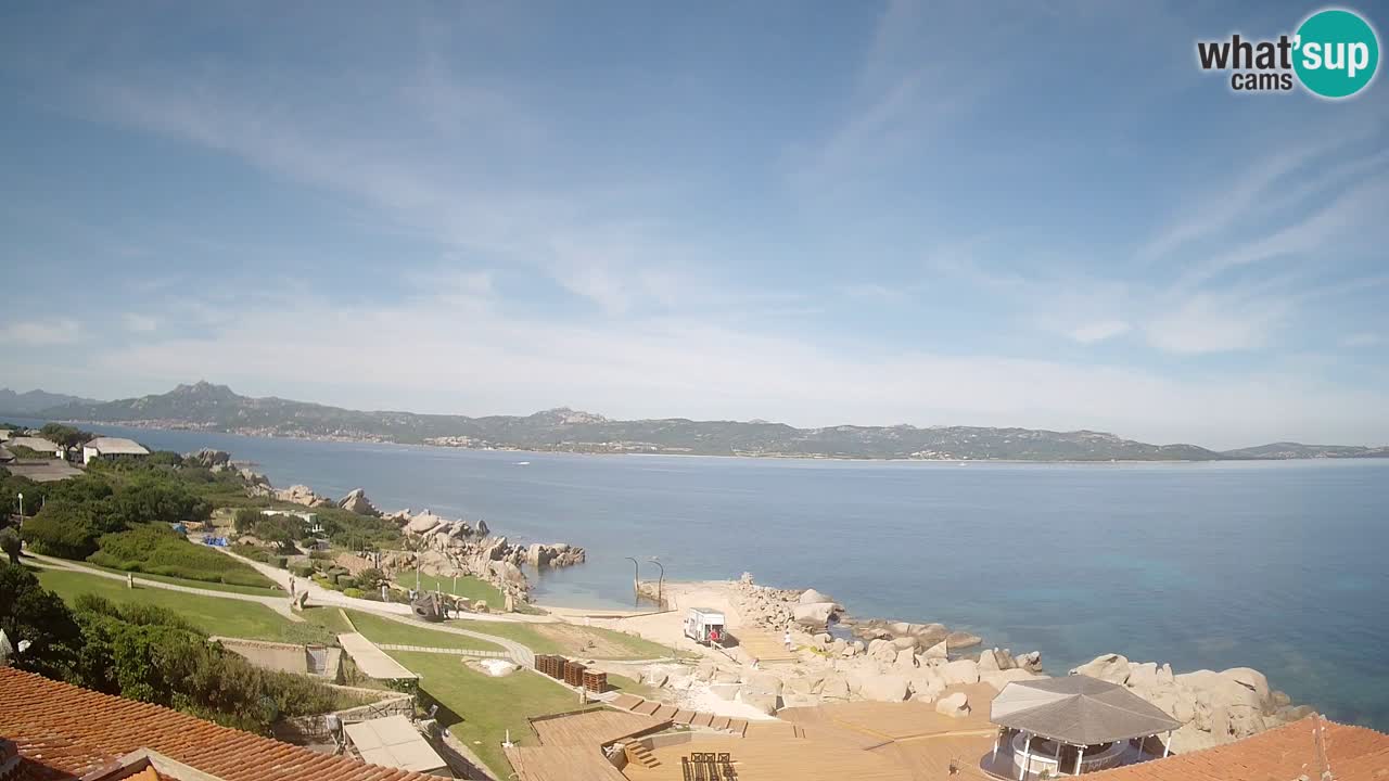 V živo Phi Beach – Forte Cappellini spletna kamera Porto Cervo – Arzachena – Sardinija