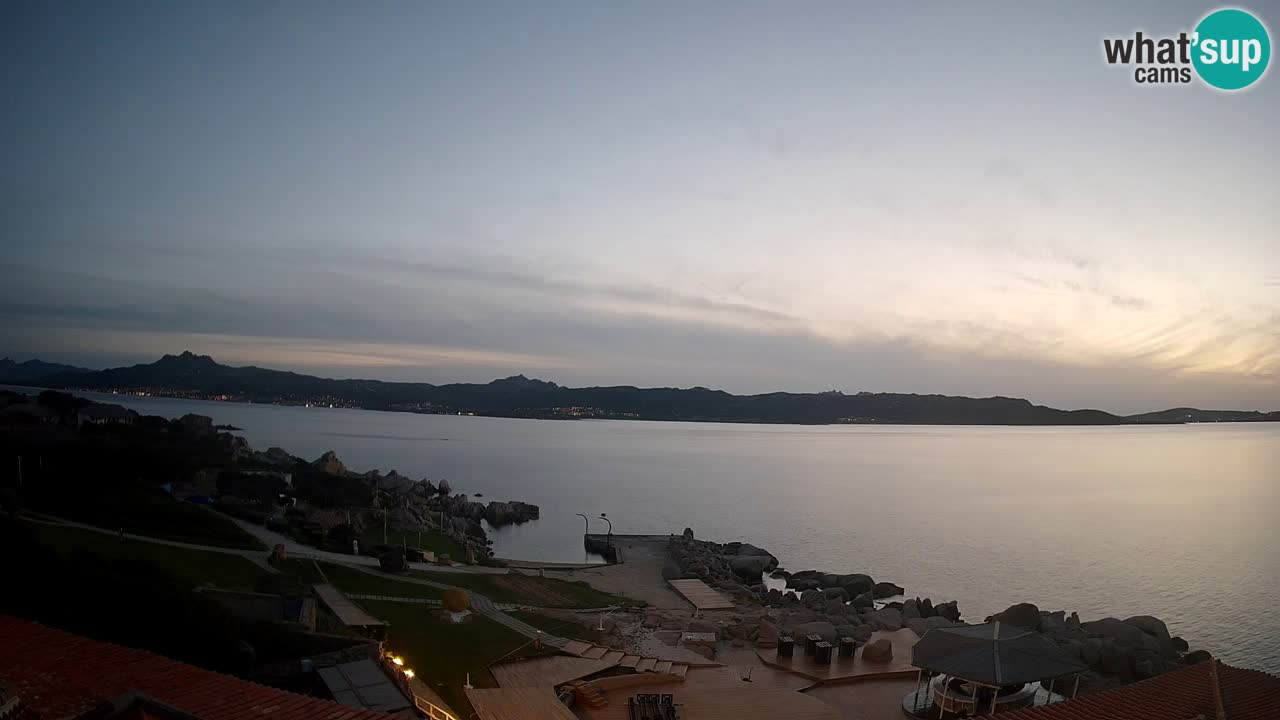 U živo Phi Beach – Forte Cappellini web kamera Porto Cervo – Arzachena – Sardinija