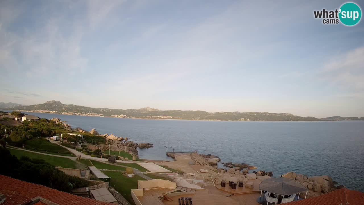 U živo Phi Beach – Forte Cappellini web kamera Porto Cervo – Arzachena – Sardinija