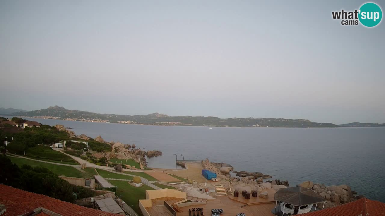 U živo Phi Beach – Forte Cappellini web kamera Porto Cervo – Arzachena – Sardinija