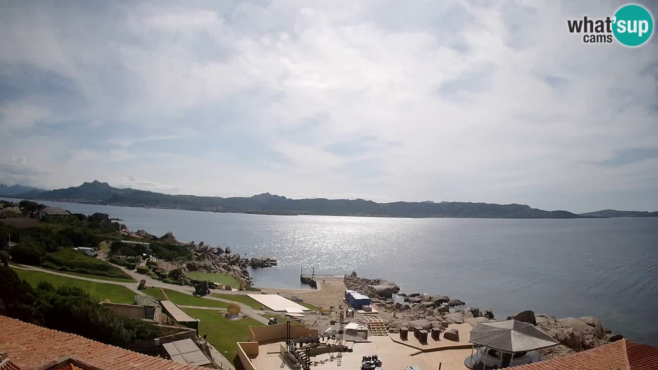 V živo Phi Beach – Forte Cappellini spletna kamera Porto Cervo – Arzachena – Sardinija