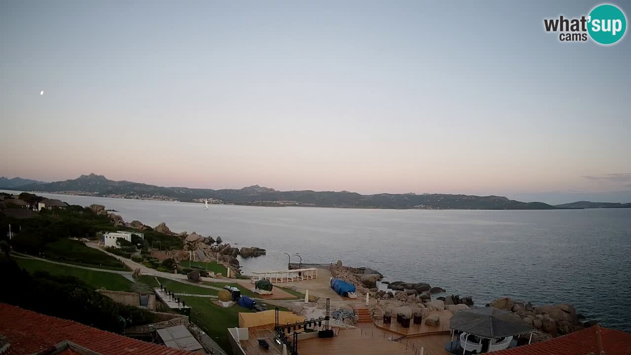 U živo Phi Beach – Forte Cappellini web kamera Porto Cervo – Arzachena – Sardinija