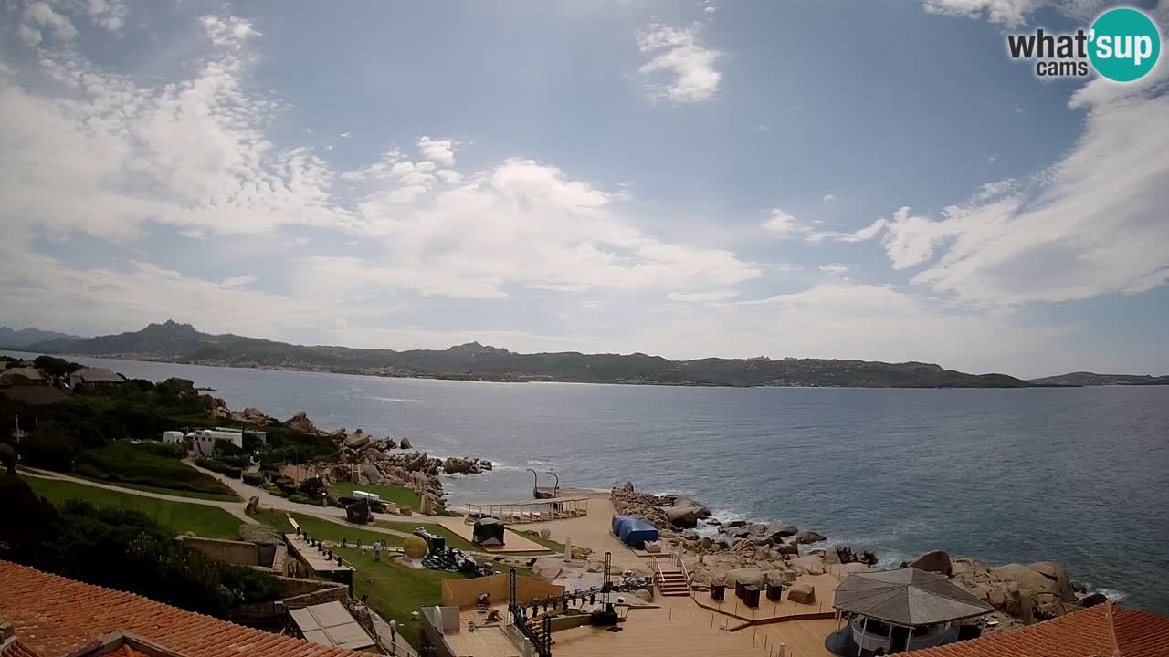 V živo Phi Beach – Forte Cappellini spletna kamera Porto Cervo – Arzachena – Sardinija