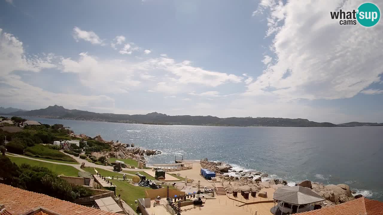V živo Phi Beach – Forte Cappellini spletna kamera Porto Cervo – Arzachena – Sardinija