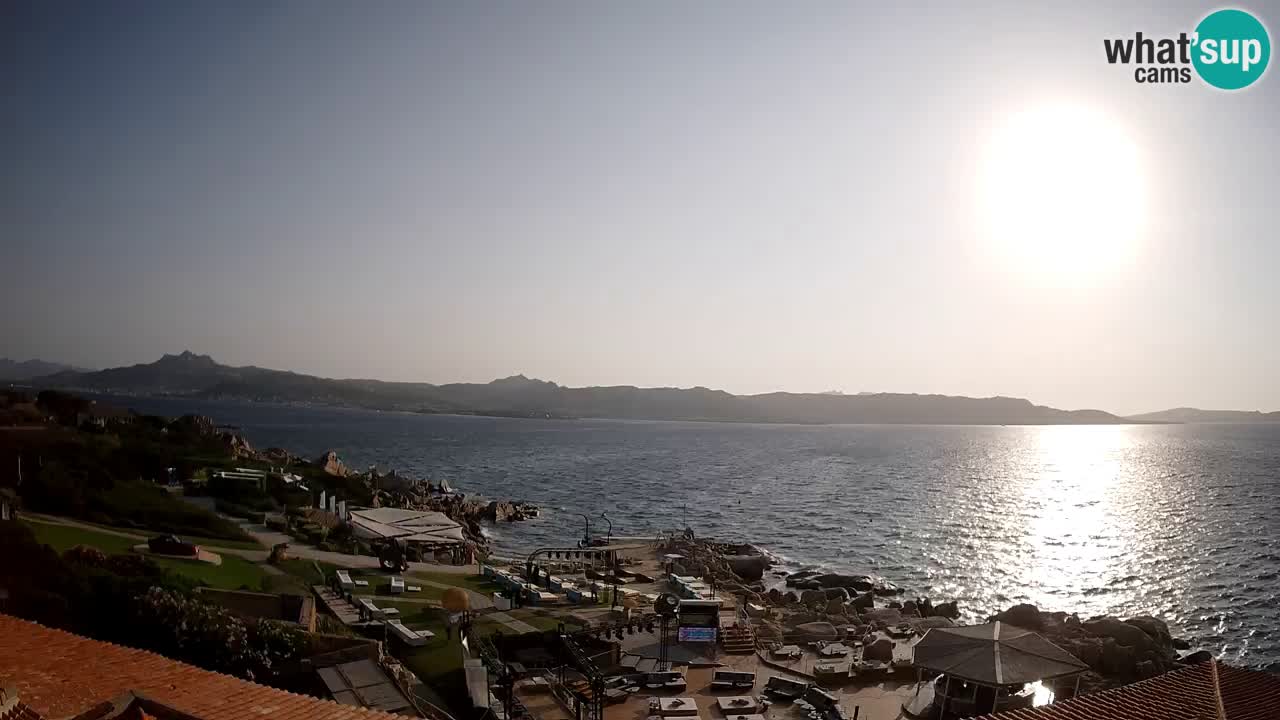 U živo Phi Beach – Forte Cappellini web kamera Porto Cervo – Arzachena – Sardinija