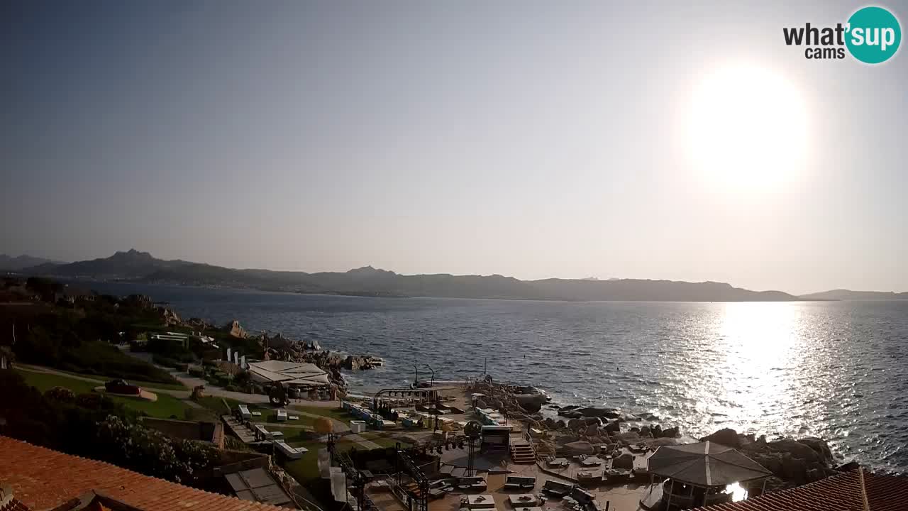 U živo Phi Beach – Forte Cappellini web kamera Porto Cervo – Arzachena – Sardinija