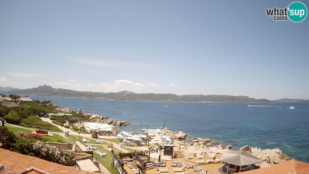 V živo Phi Beach – Forte Cappellini spletna kamera Porto Cervo – Arzachena – Sardinija