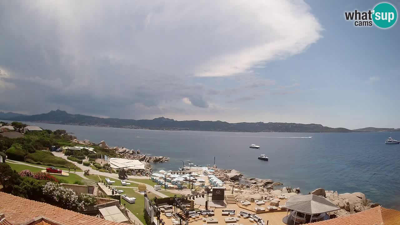 U živo Phi Beach – Forte Cappellini web kamera Porto Cervo – Arzachena – Sardinija