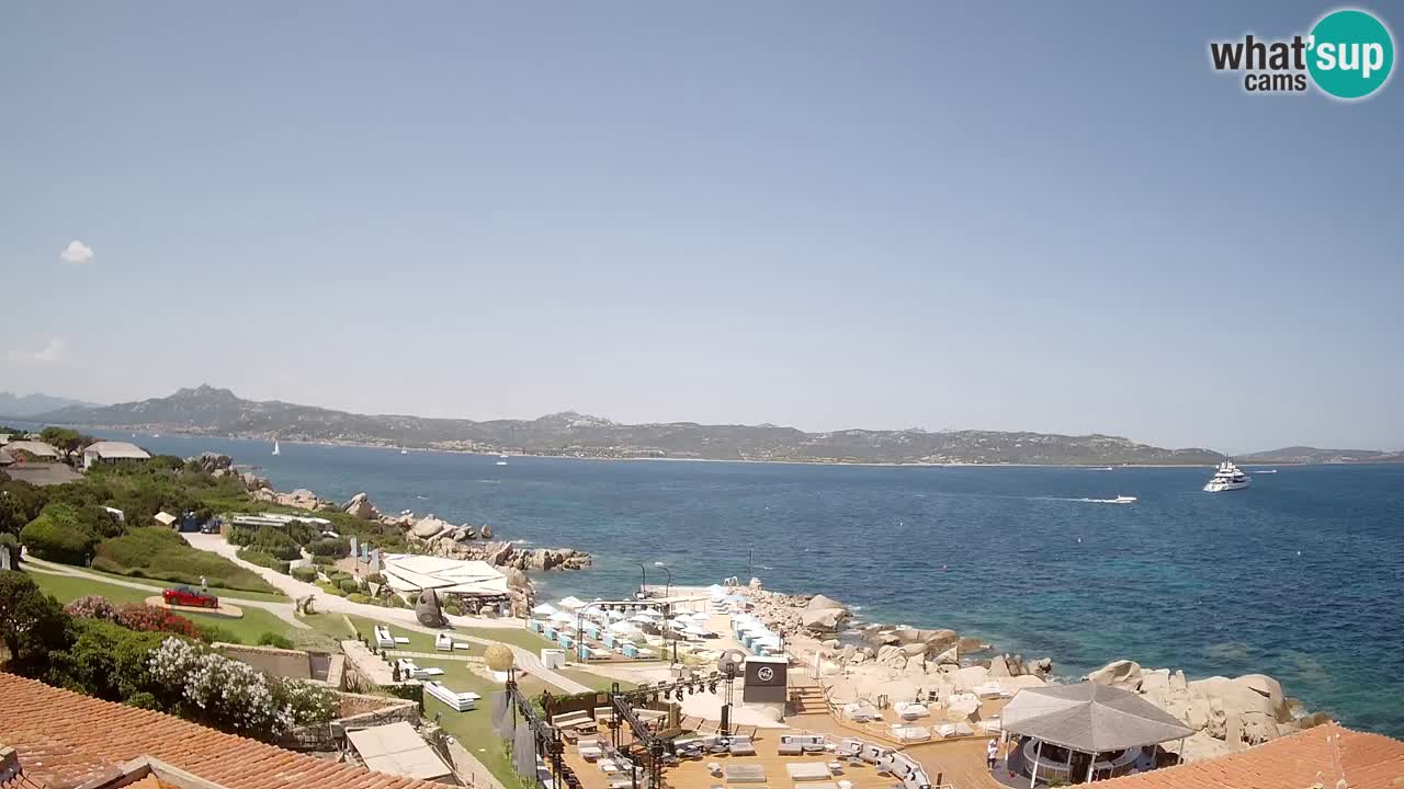 V živo Phi Beach – Forte Cappellini spletna kamera Porto Cervo – Arzachena – Sardinija