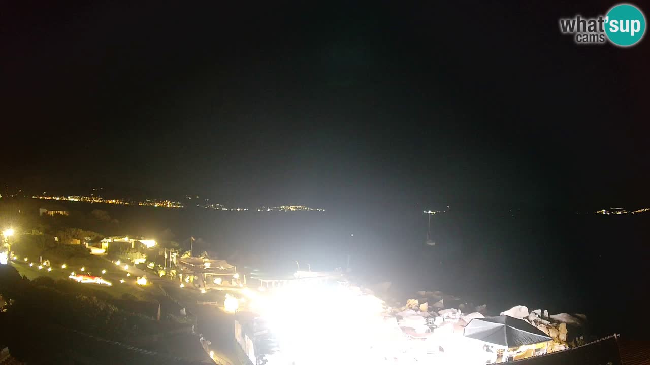 U živo Phi Beach – Forte Cappellini web kamera Porto Cervo – Arzachena – Sardinija
