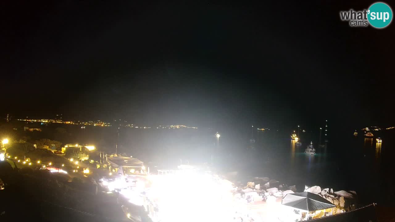 U živo Phi Beach – Forte Cappellini web kamera Porto Cervo – Arzachena – Sardinija