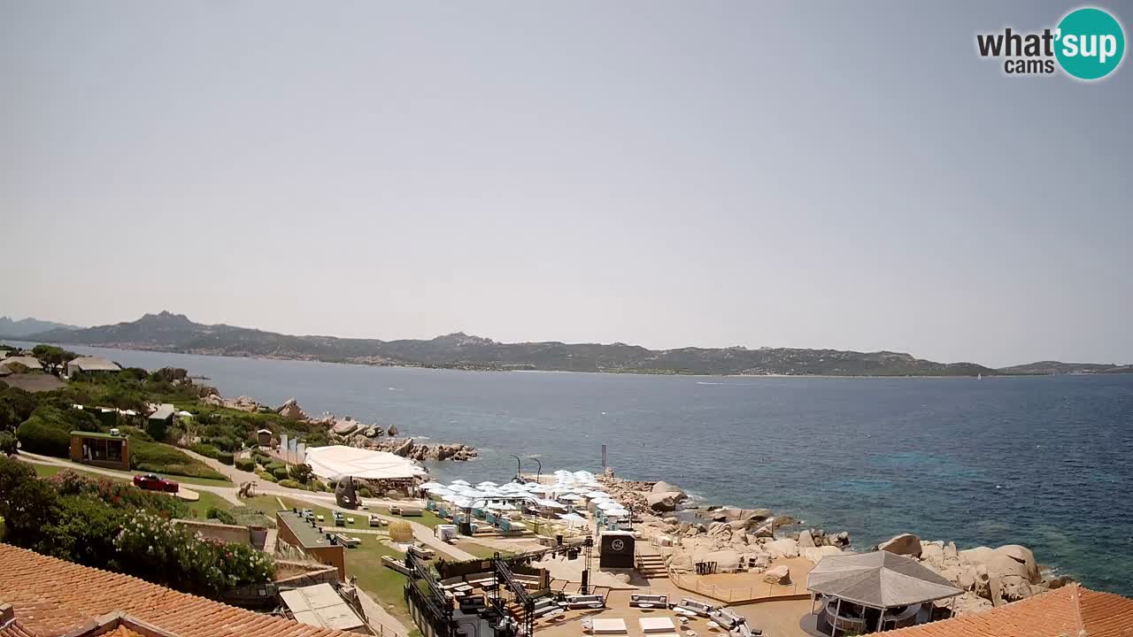 V živo Phi Beach – Forte Cappellini spletna kamera Porto Cervo – Arzachena – Sardinija