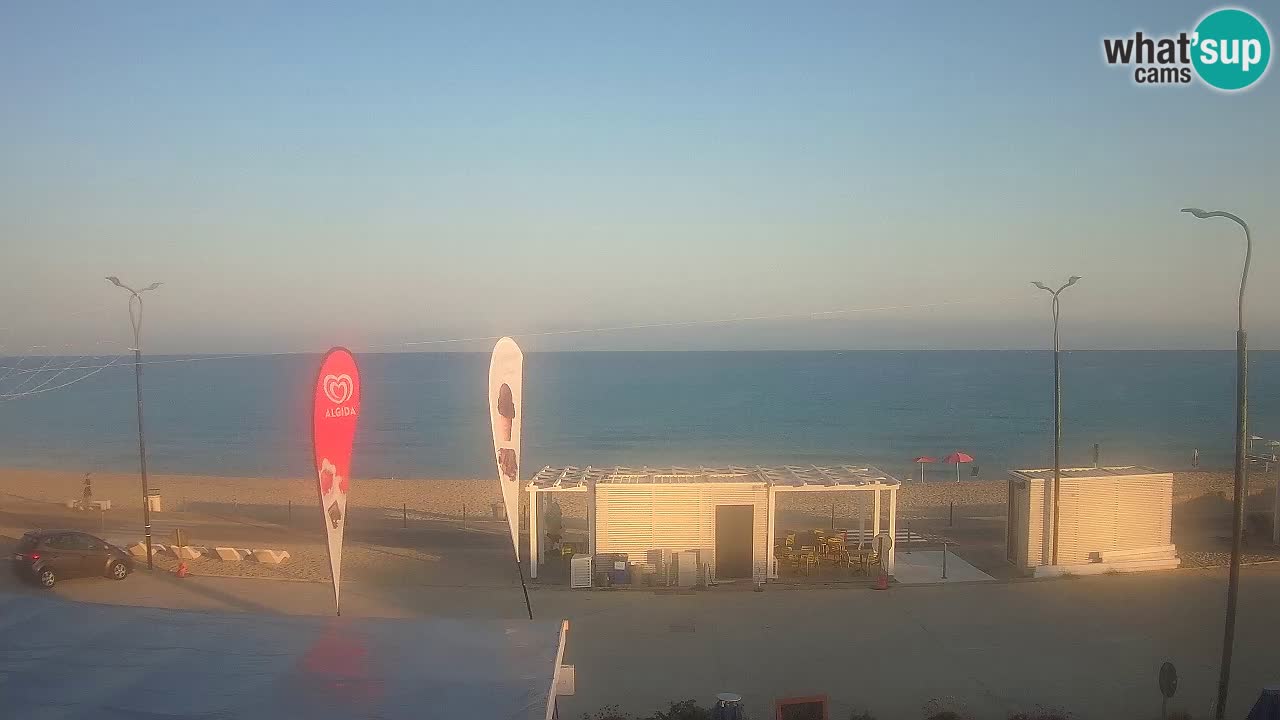 V ŽIVO Spletna kamera plaža Badesi Li Junchi – turizem na Sardiniji Italija