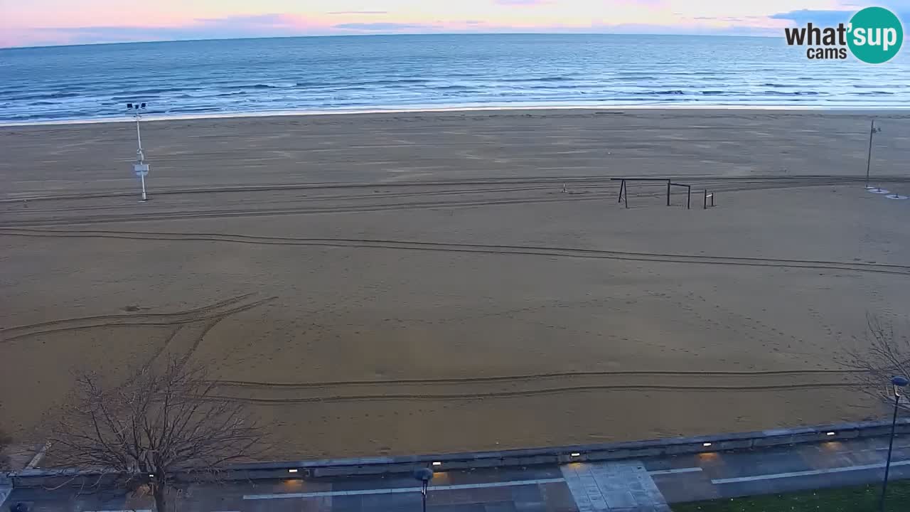 Spletna kamera Bibione plaža – pogled iz Ashanti ApartHotela