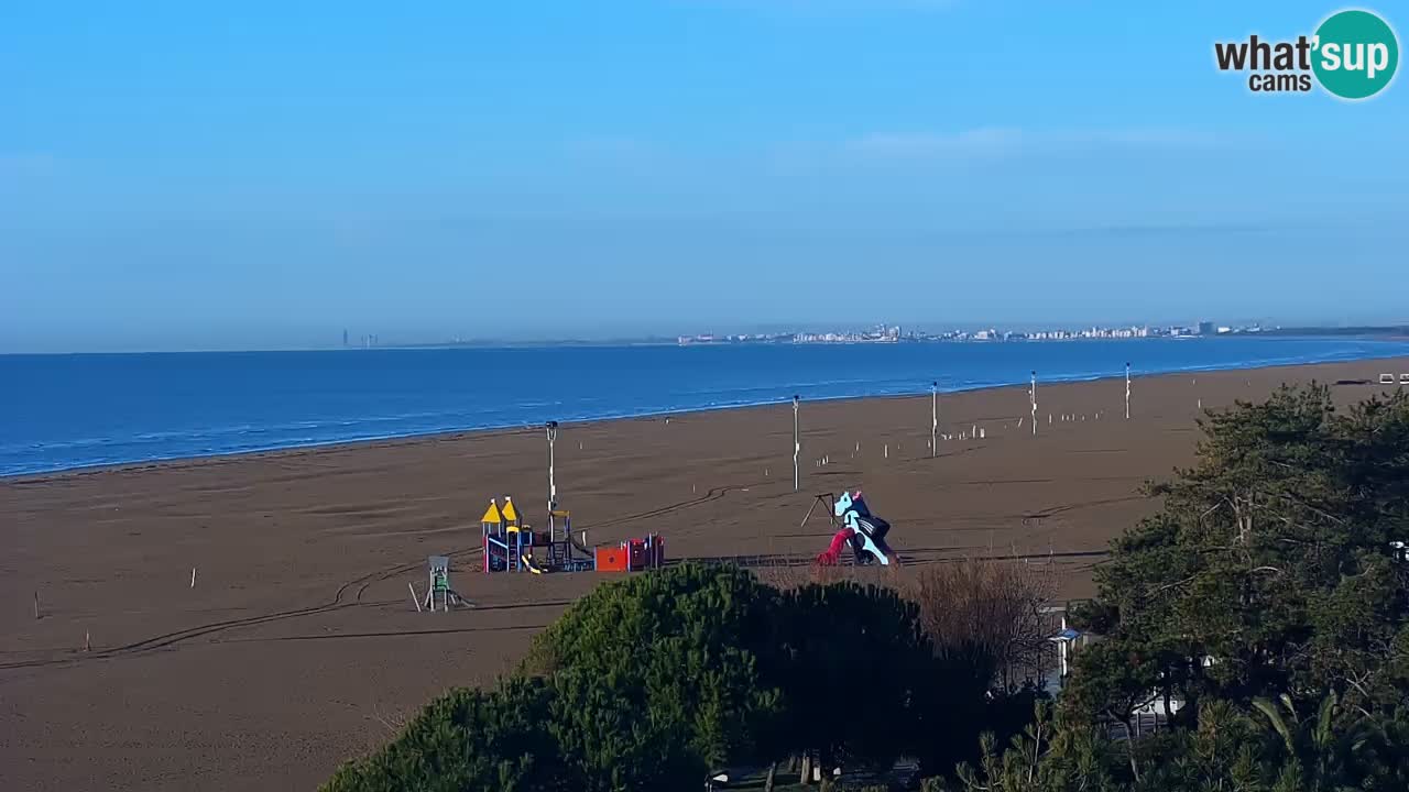 Spletna kamera Bibione plaža – pogled iz Ashanti ApartHotela