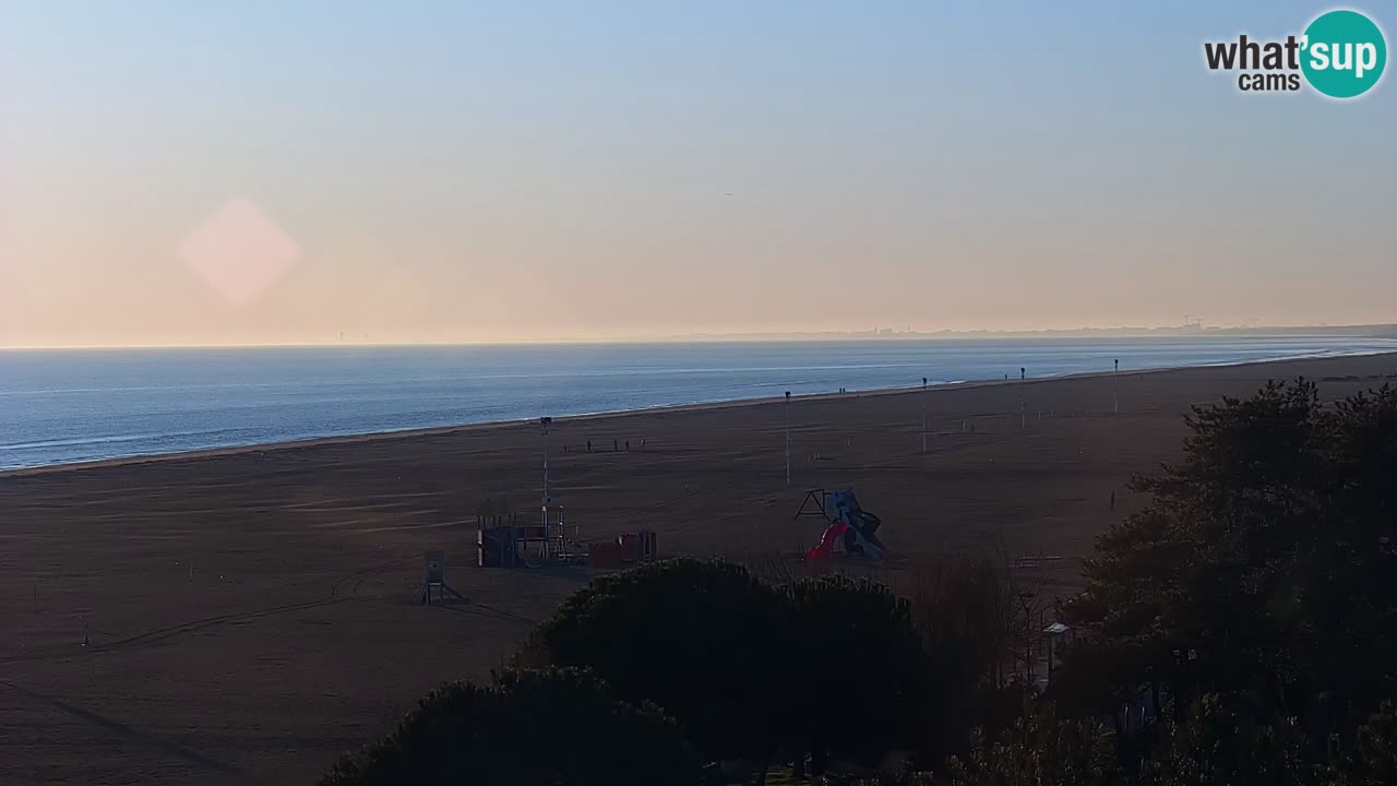 Spletna kamera Bibione plaža – pogled iz Ashanti ApartHotela