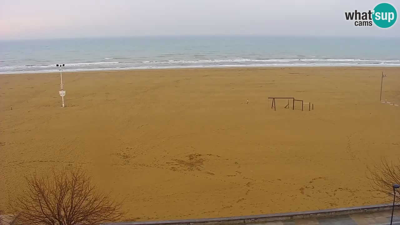 Spletna kamera Bibione plaža – pogled iz Ashanti ApartHotela