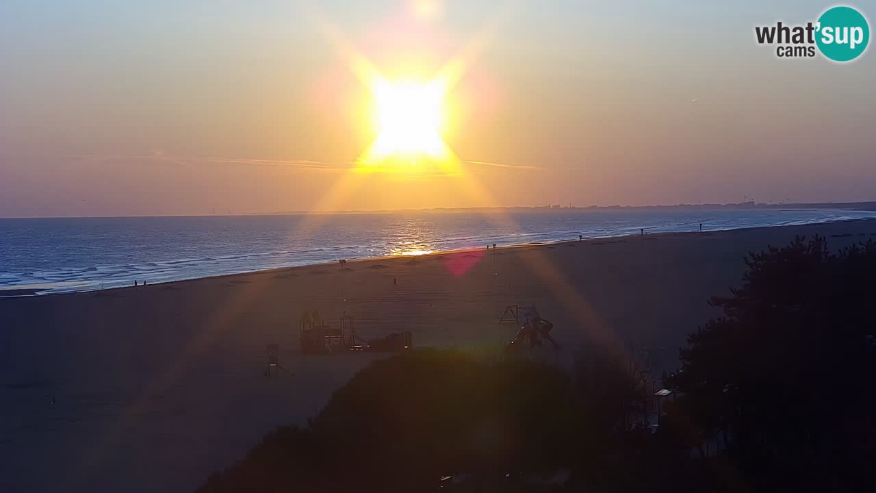 Spletna kamera Bibione plaža – pogled iz Ashanti ApartHotela