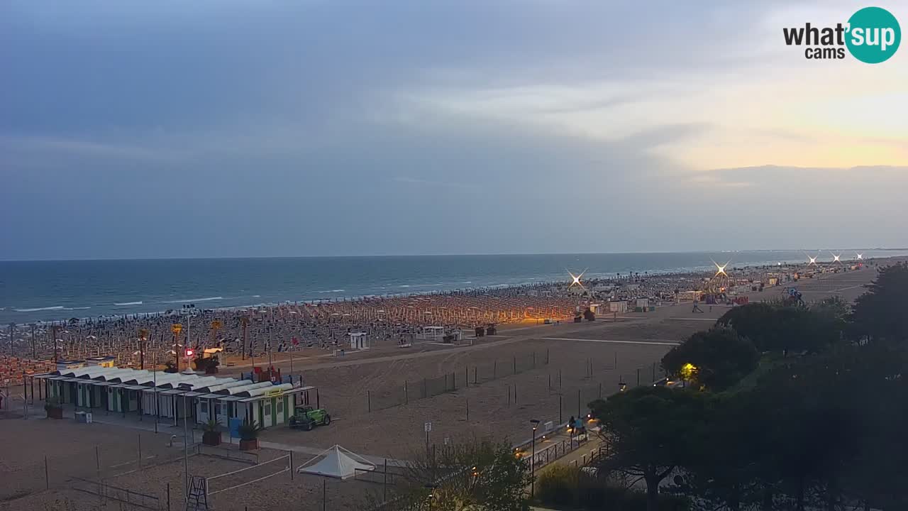 Spletna kamera Bibione plaža – pogled iz Ashanti ApartHotela