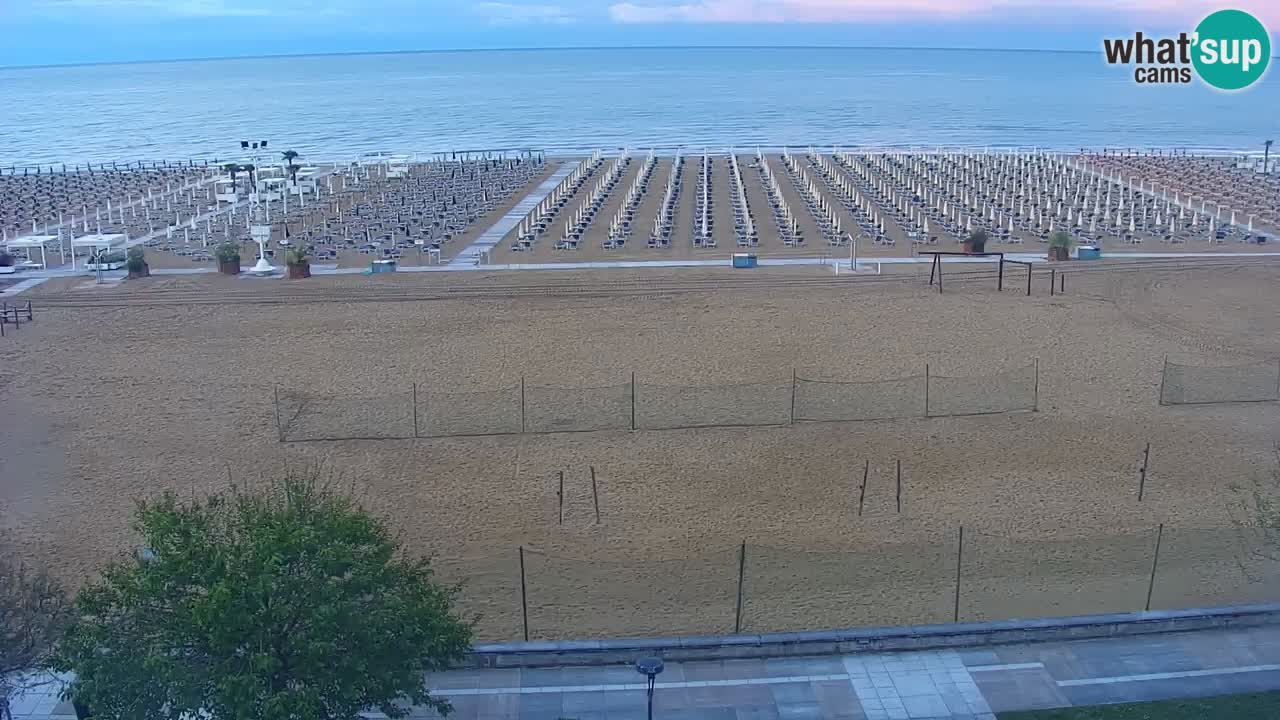 Spletna kamera Bibione plaža – pogled iz Ashanti ApartHotela