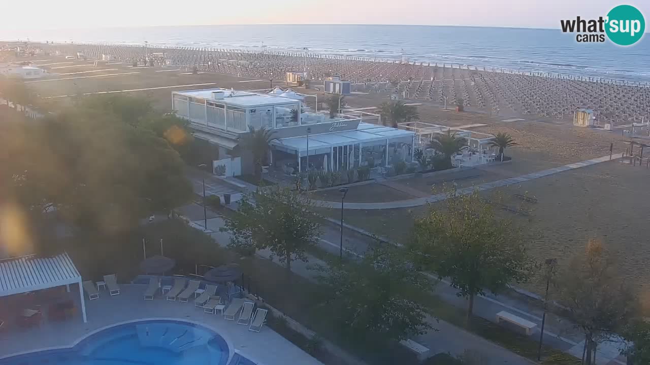 Spletna kamera Bibione plaža – pogled iz Ashanti ApartHotela