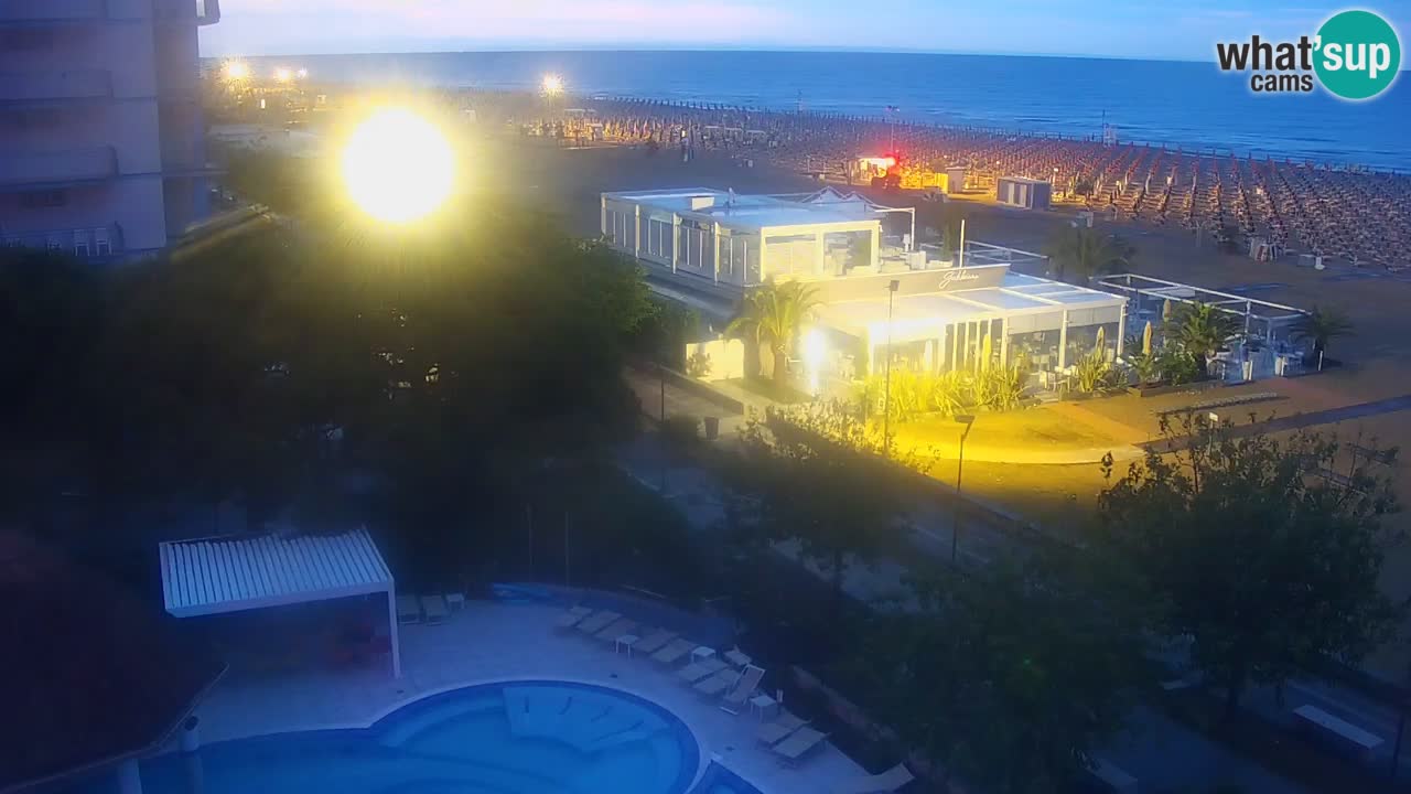 Spletna kamera Bibione plaža – pogled iz Ashanti ApartHotela