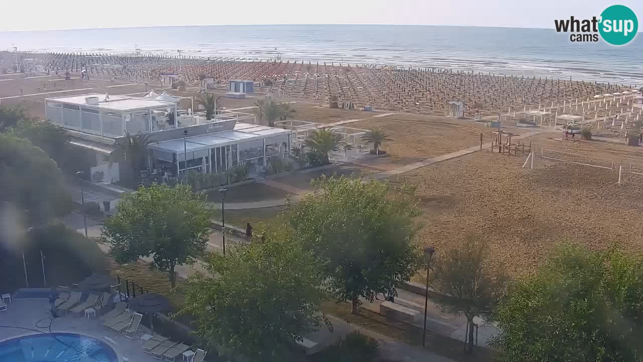 Spletna kamera Bibione plaža – pogled iz Ashanti ApartHotela