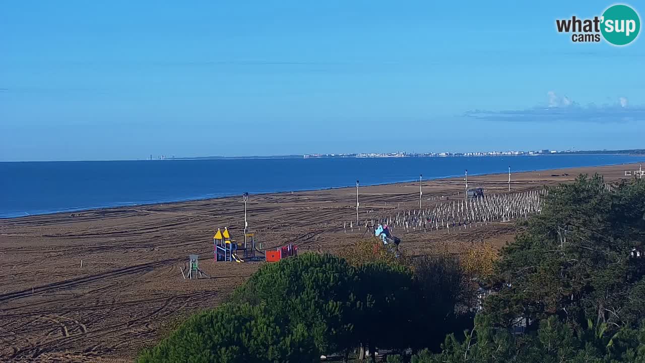 Spletna kamera Bibione plaža – pogled iz Ashanti ApartHotela