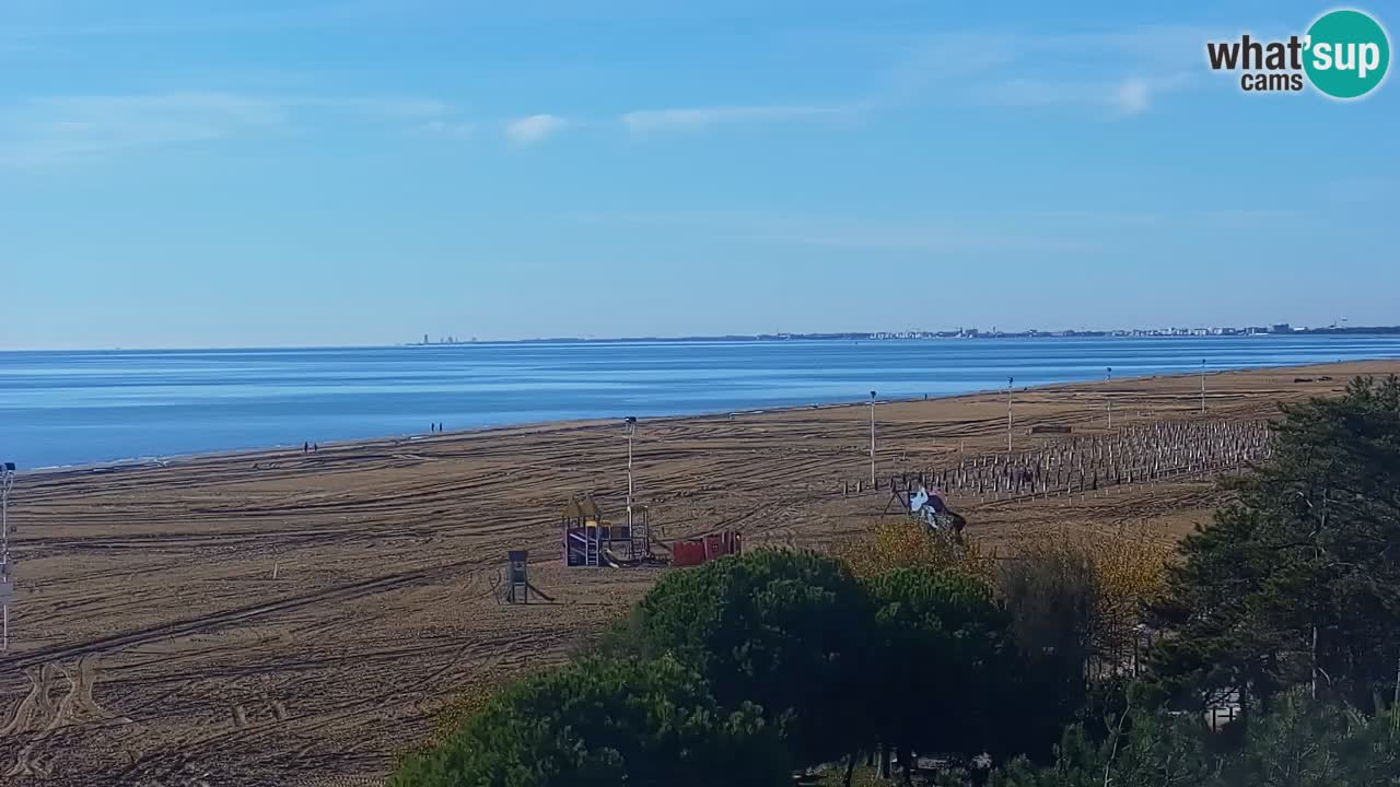 Spletna kamera Bibione plaža – pogled iz Ashanti ApartHotela