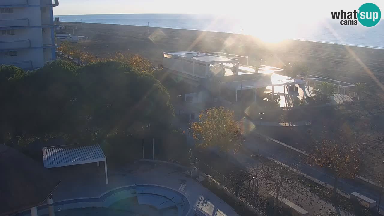 Spletna kamera Bibione plaža – pogled iz Ashanti ApartHotela