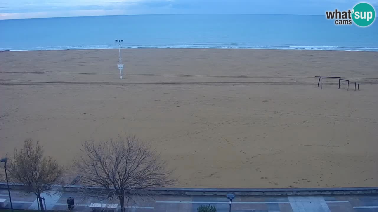 Spletna kamera Bibione plaža – pogled iz Ashanti ApartHotela