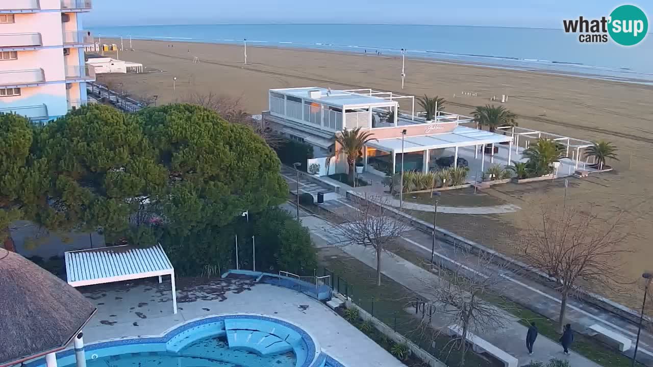 Spletna kamera Bibione plaža – pogled iz Ashanti ApartHotela