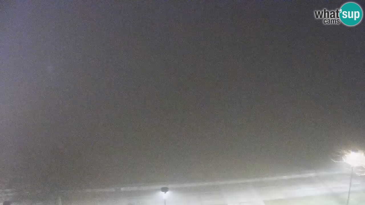 Spletna kamera Bibione plaža – pogled iz Ashanti ApartHotela