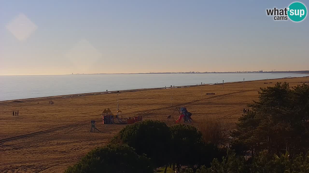 Spletna kamera Bibione plaža – pogled iz Ashanti ApartHotela