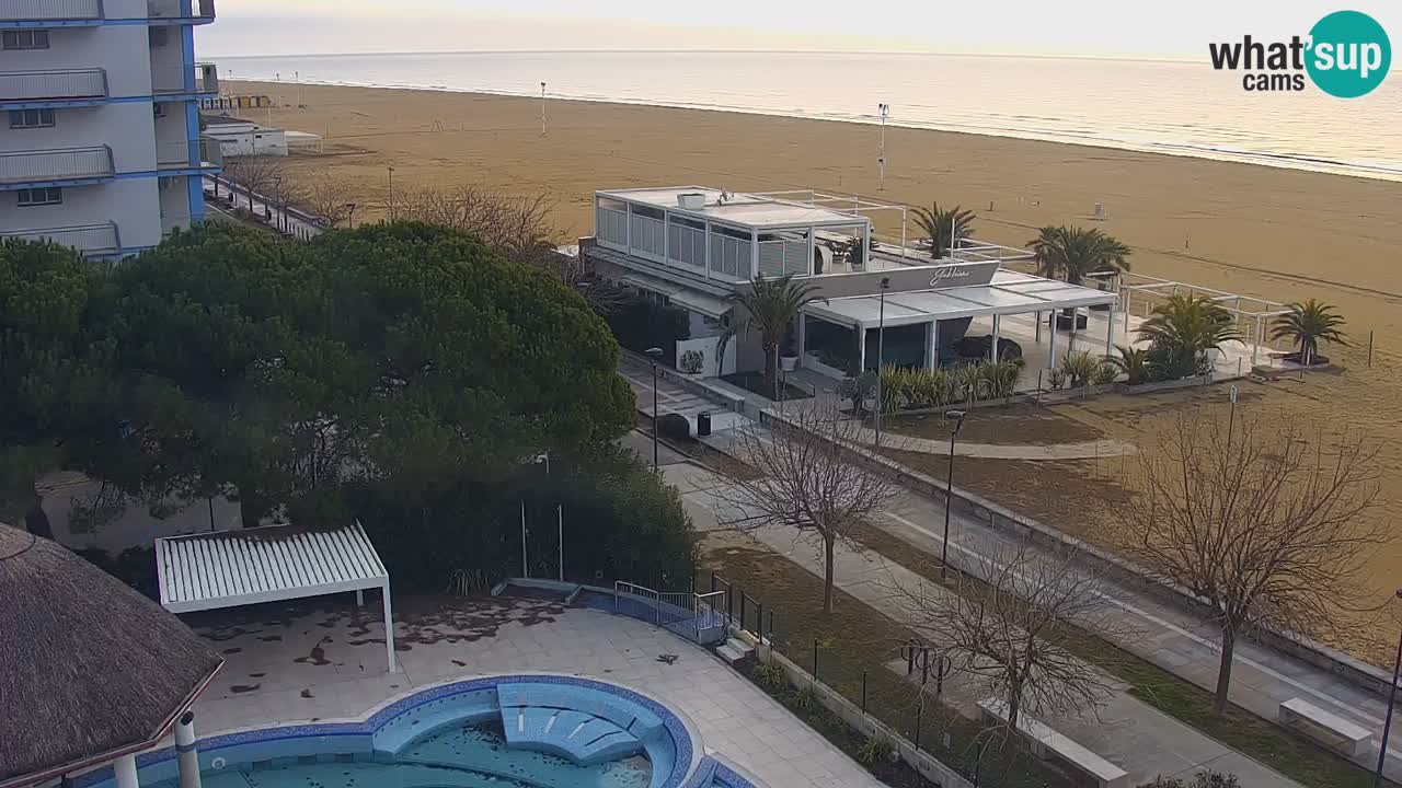 Spletna kamera Bibione plaža – pogled iz Ashanti ApartHotela