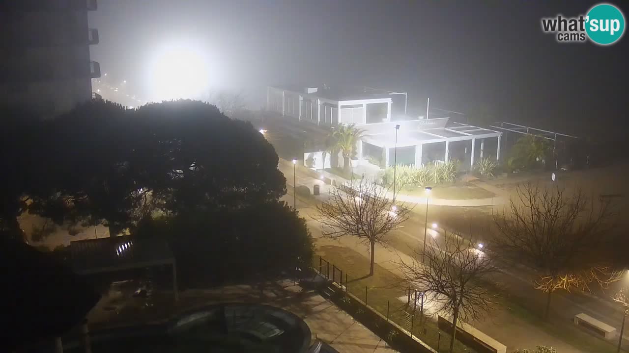 Spletna kamera Bibione plaža – pogled iz Ashanti ApartHotela