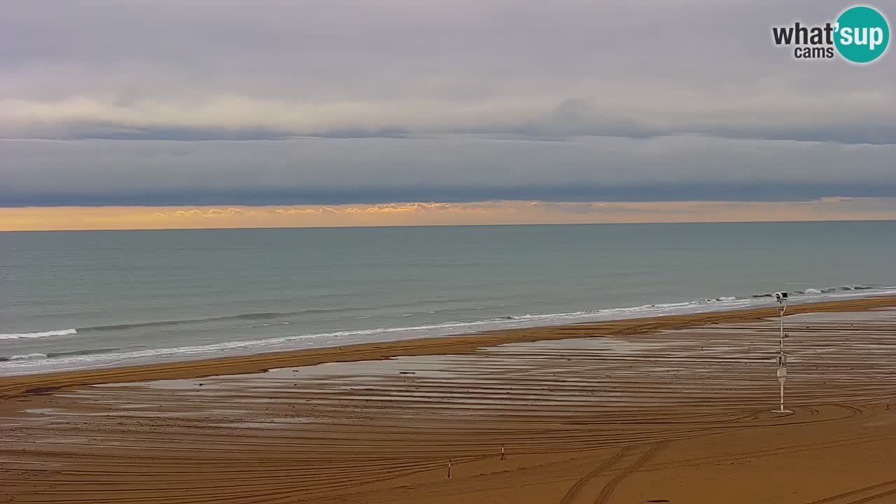 Spletna kamera Bibione plaža – pogled iz Ashanti ApartHotela