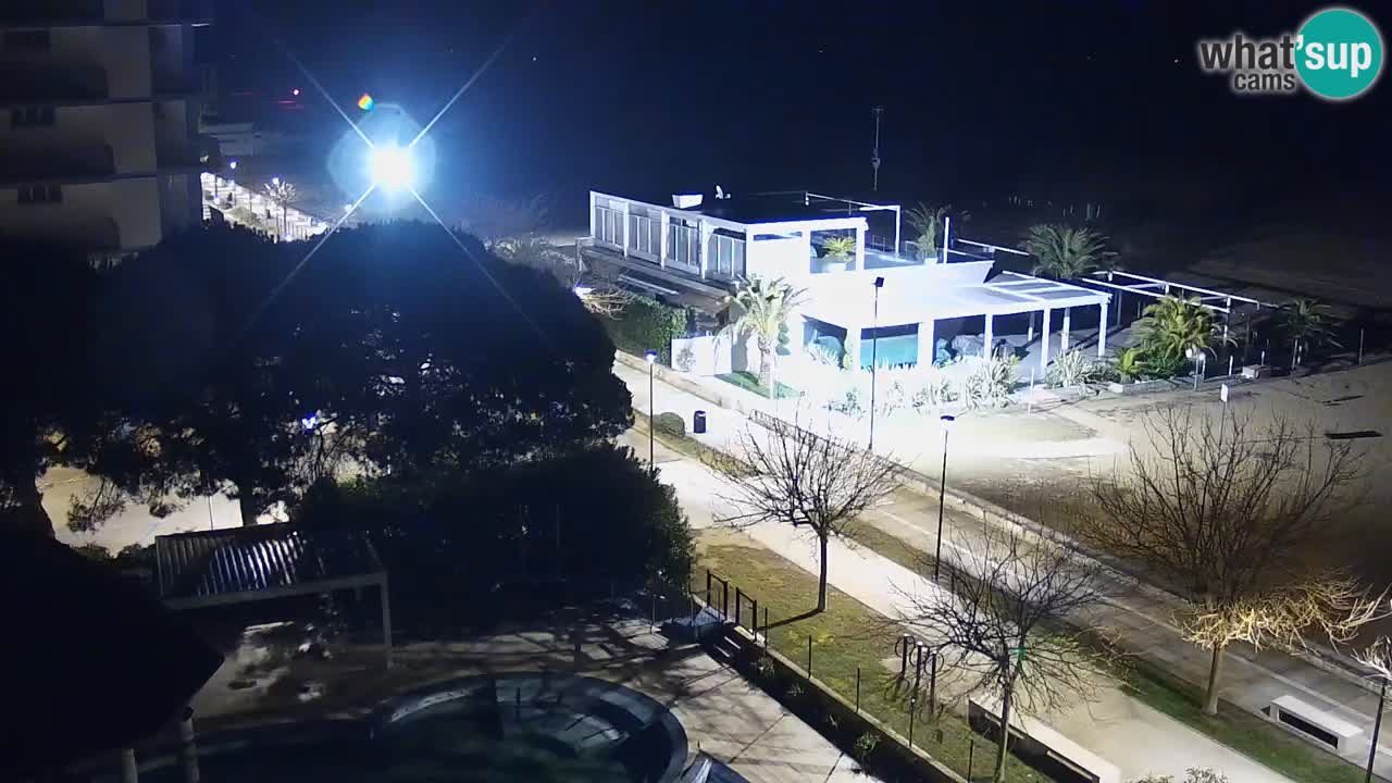 Spletna kamera Bibione plaža – pogled iz Ashanti ApartHotela