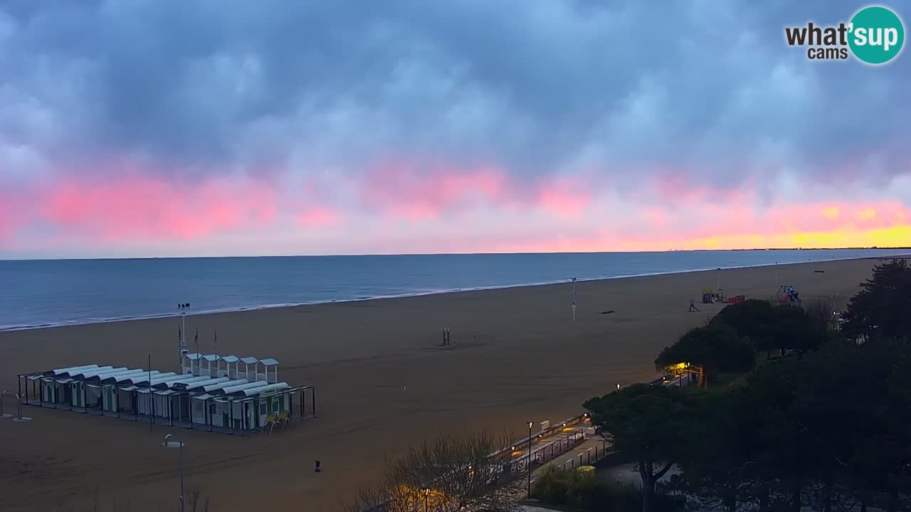 Spletna kamera Bibione plaža – pogled iz Ashanti ApartHotela