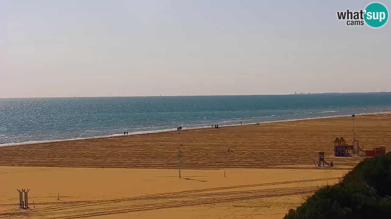Spletna kamera Bibione plaža – pogled iz Ashanti ApartHotela