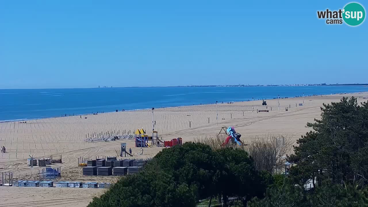 Spletna kamera Bibione plaža – pogled iz Ashanti ApartHotela