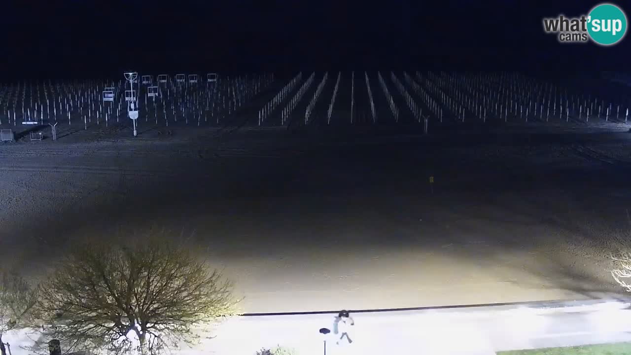 Spletna kamera Bibione plaža – pogled iz Ashanti ApartHotela