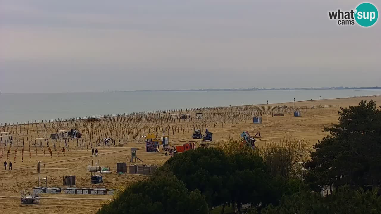 Spletna kamera Bibione plaža – pogled iz Ashanti ApartHotela