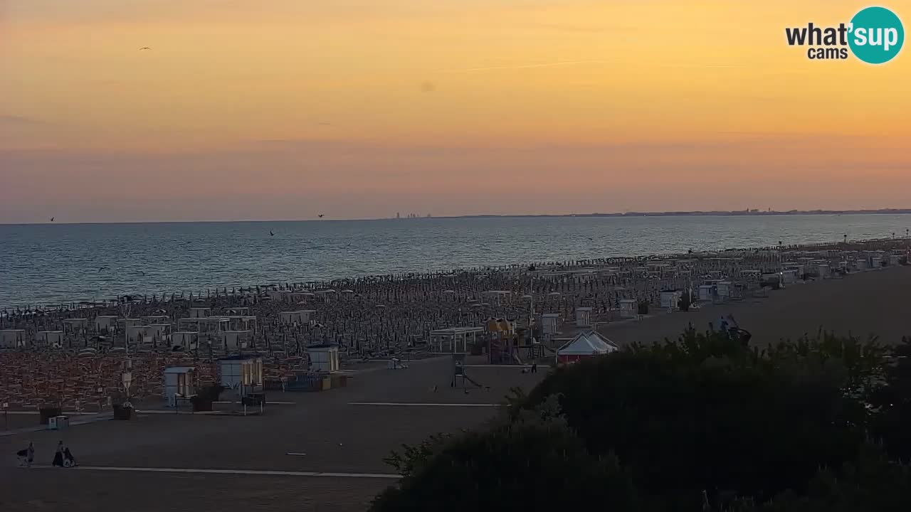Spletna kamera Bibione plaža – pogled iz Ashanti ApartHotela