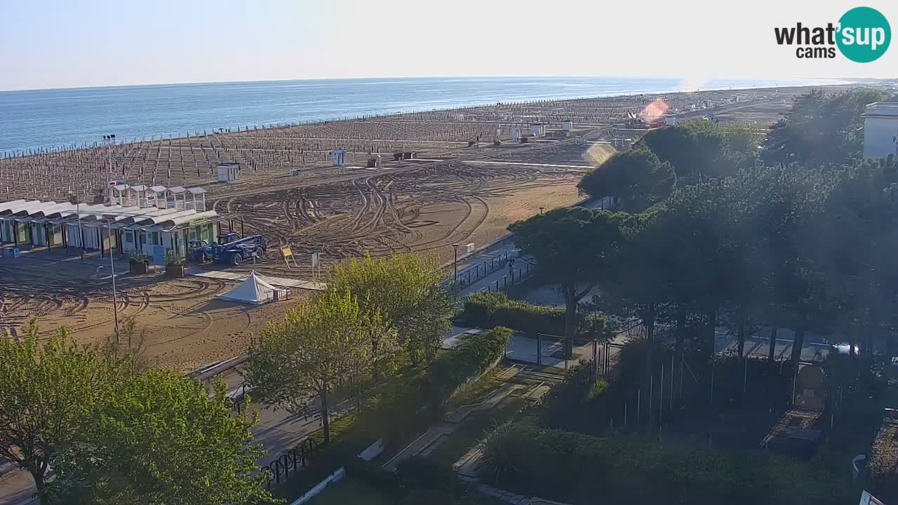 Spletna kamera Bibione plaža – pogled iz Ashanti ApartHotela