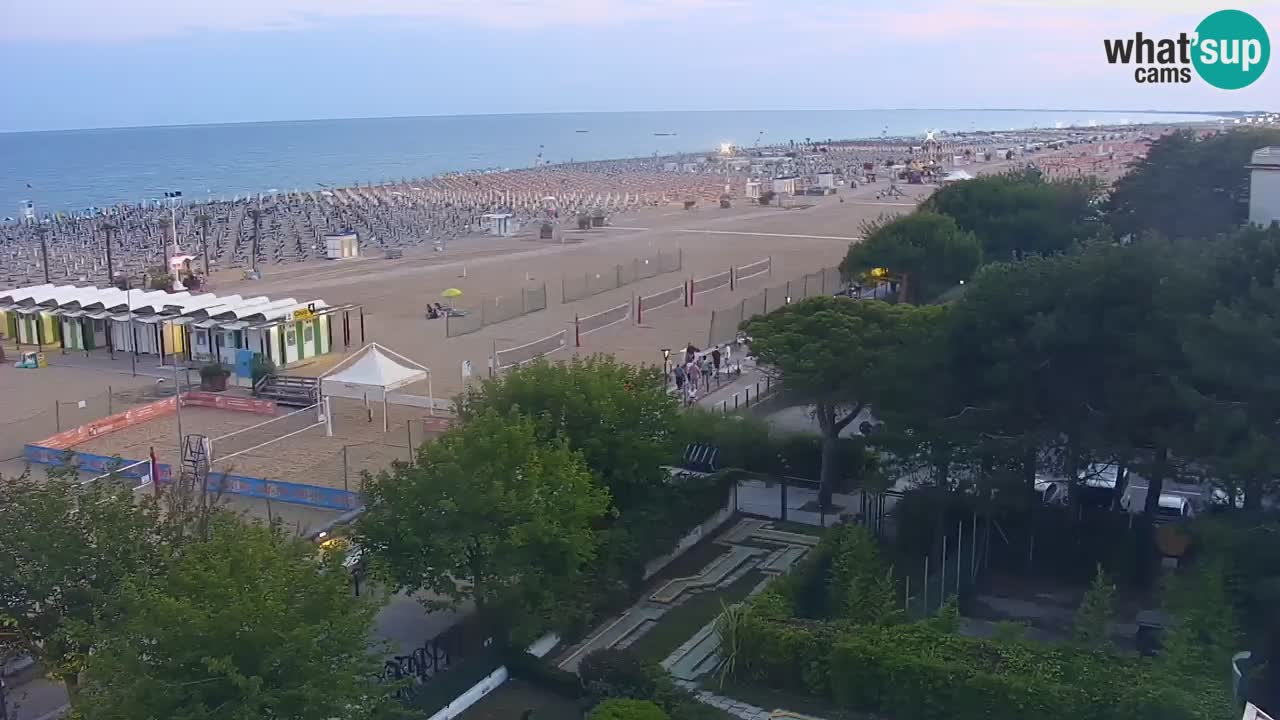 Spletna kamera Bibione plaža – pogled iz Ashanti ApartHotela